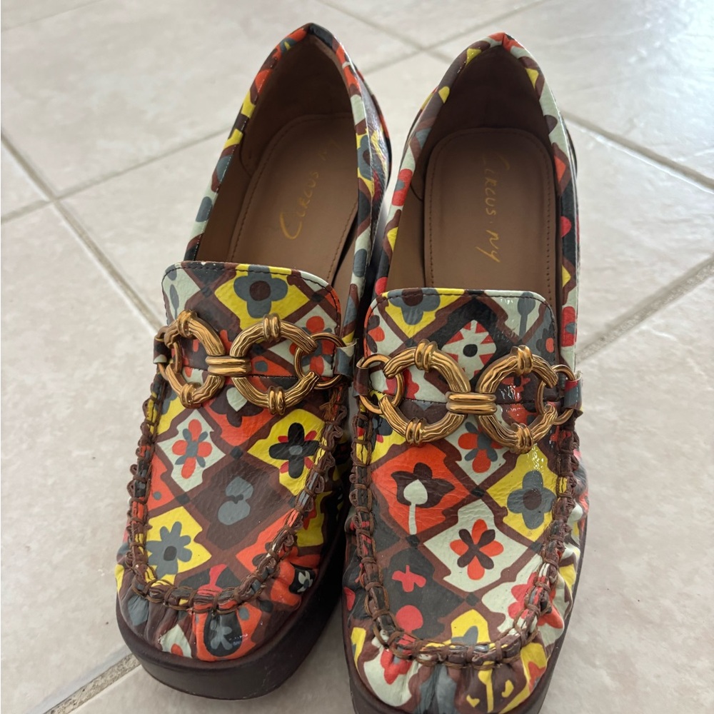 Colorful Geometric Patterned Loafers